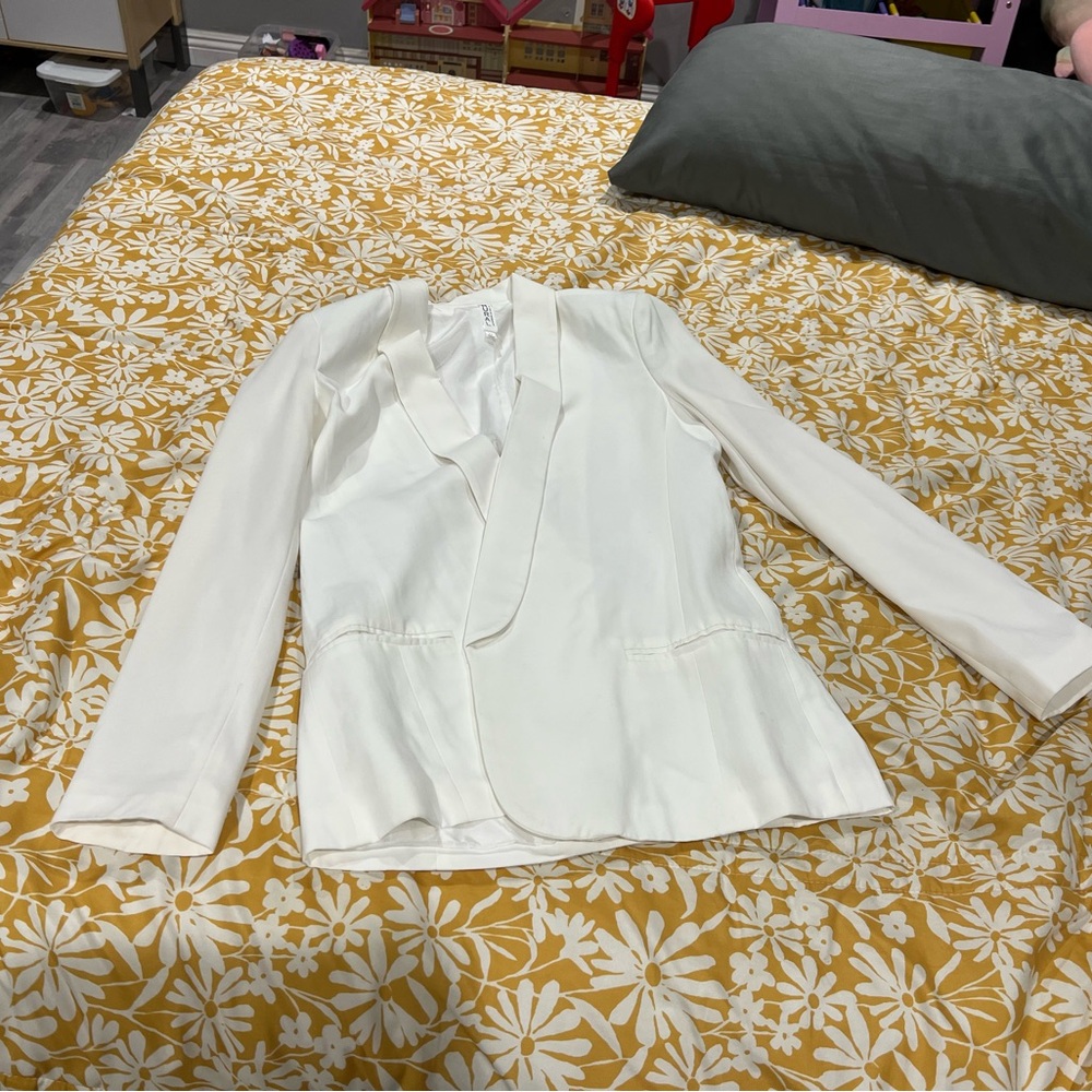 Elegant White Blazer